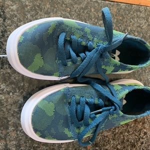 Boys under Armour shoes
